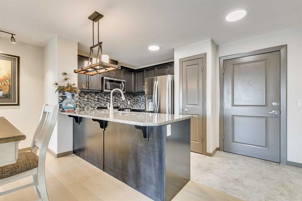 310 Mckenzie Towne - Thumbnail 3