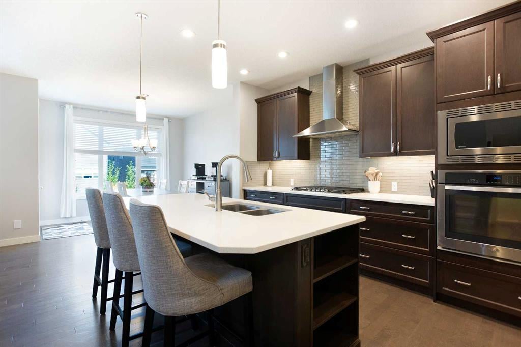 322 Evanston - Thumbnail 2