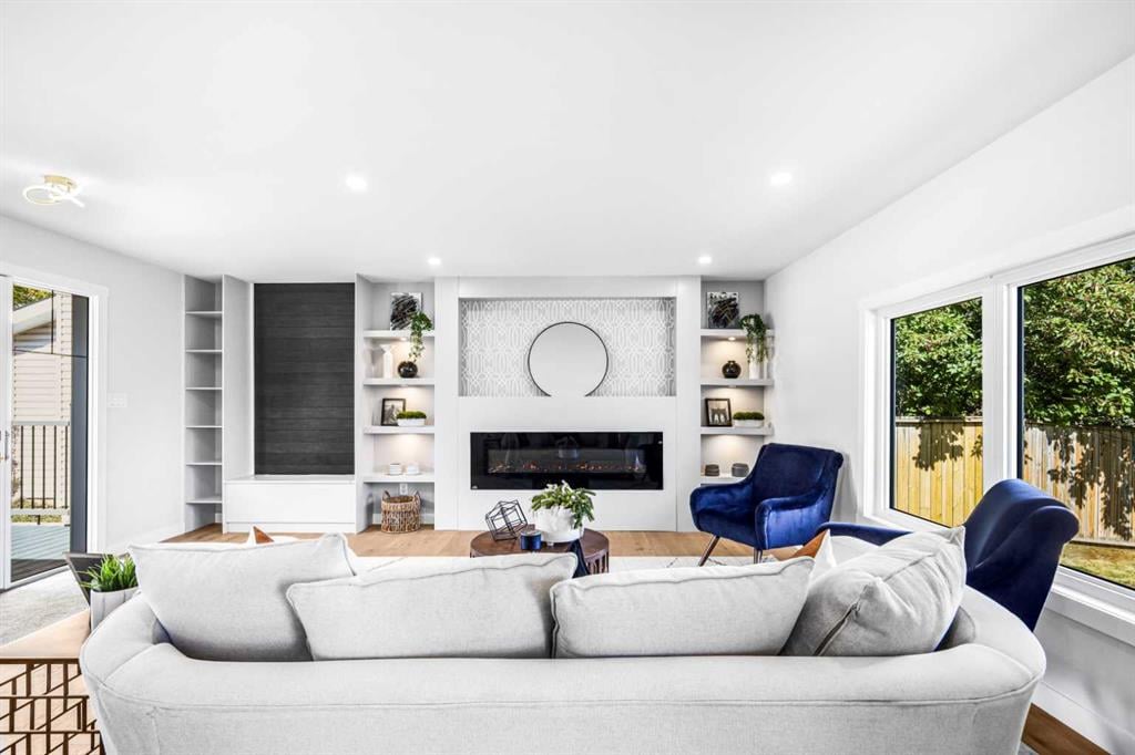 10604 Oakmoor - Thumbnail 2