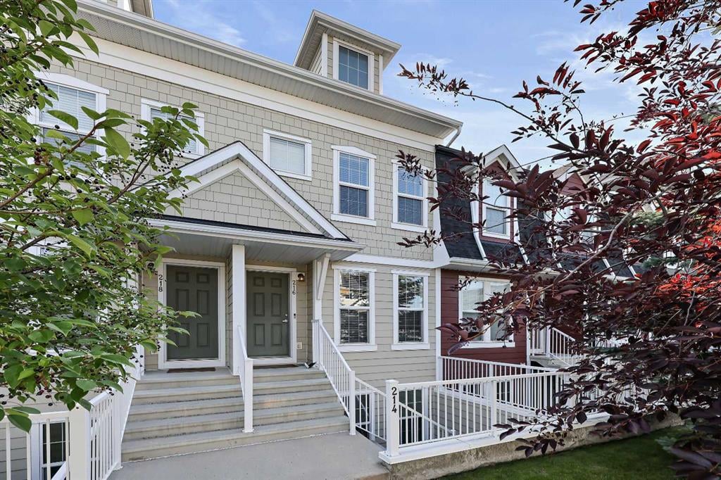 216 Auburn Bay - Thumbnail 2