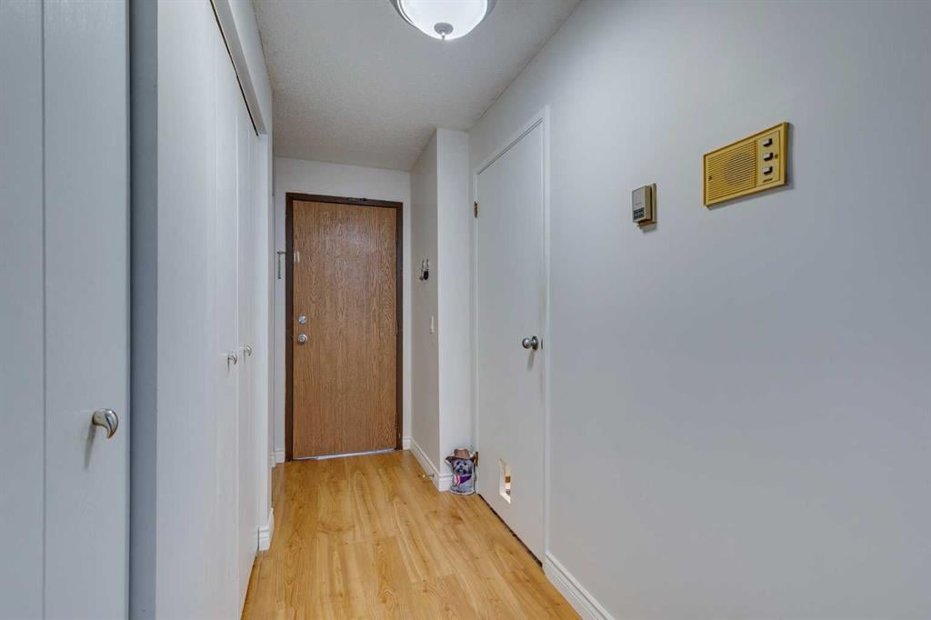 8403 Fairmount - Thumbnail 6