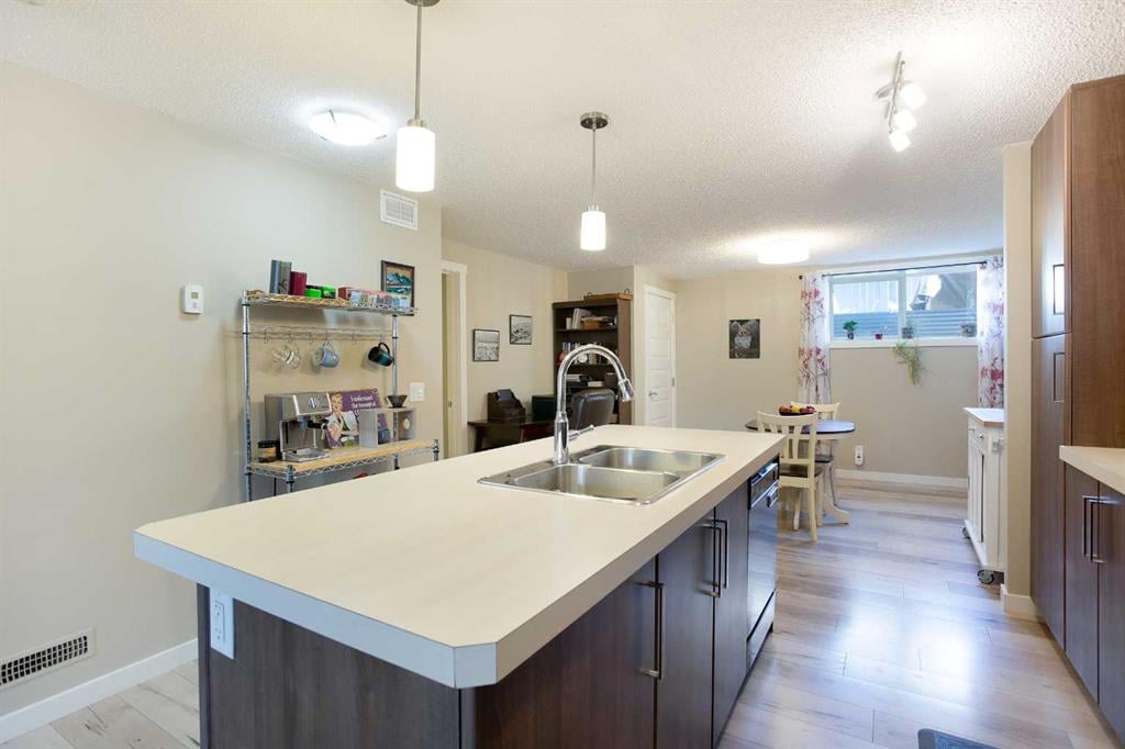 416 Mckenzie Towne - Thumbnail 8