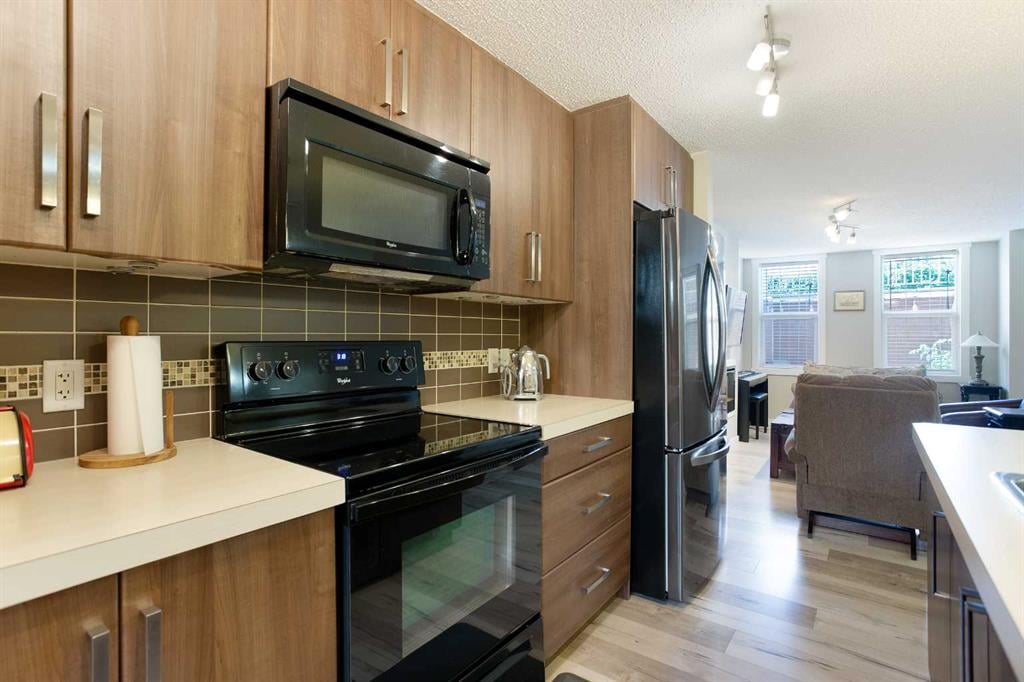 416 Mckenzie Towne - Thumbnail 5