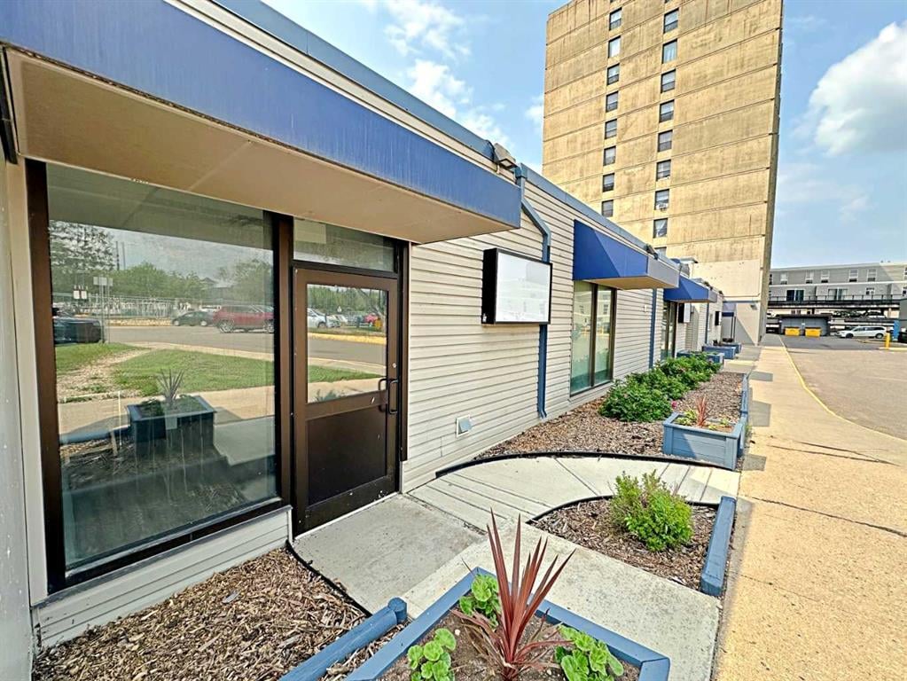 11721 MacDonald - Thumbnail 5