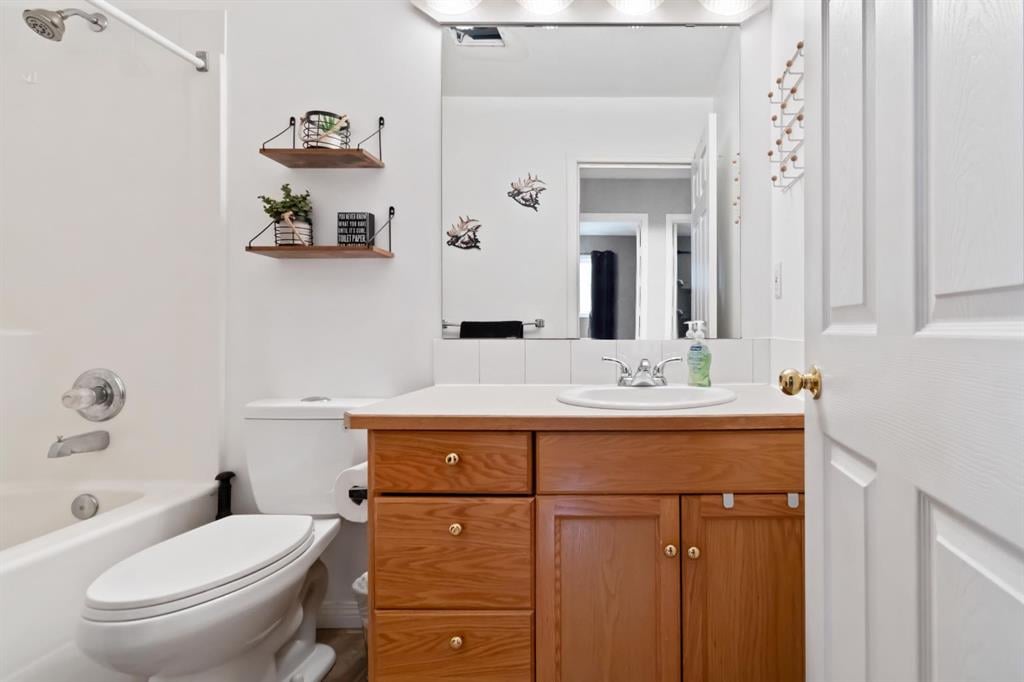 220 Warren - Thumbnail 6