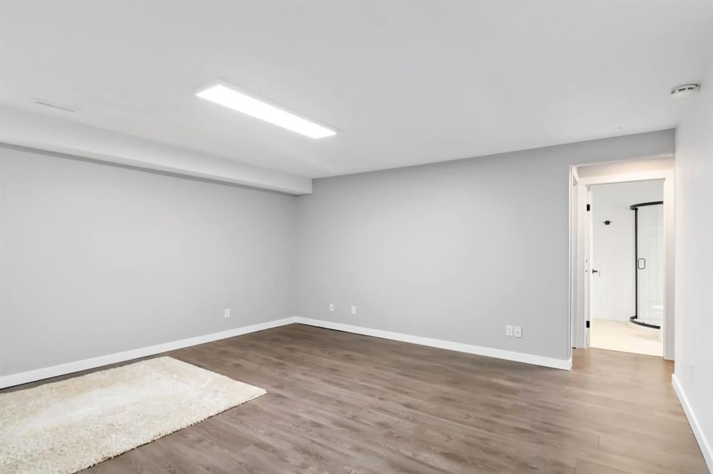220 Warren - Thumbnail 4