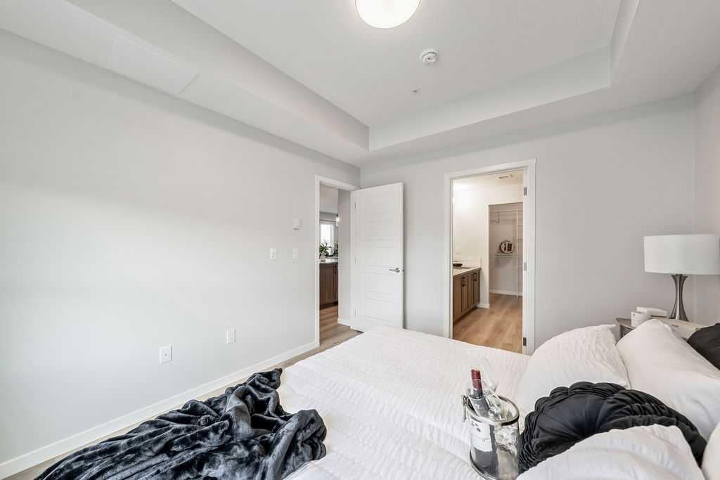 550 Belmont - Thumbnail 5
