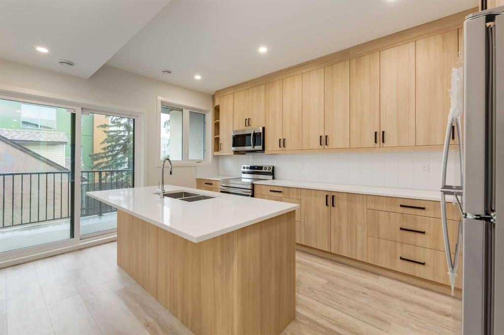 4909 Bowness - Thumbnail 3