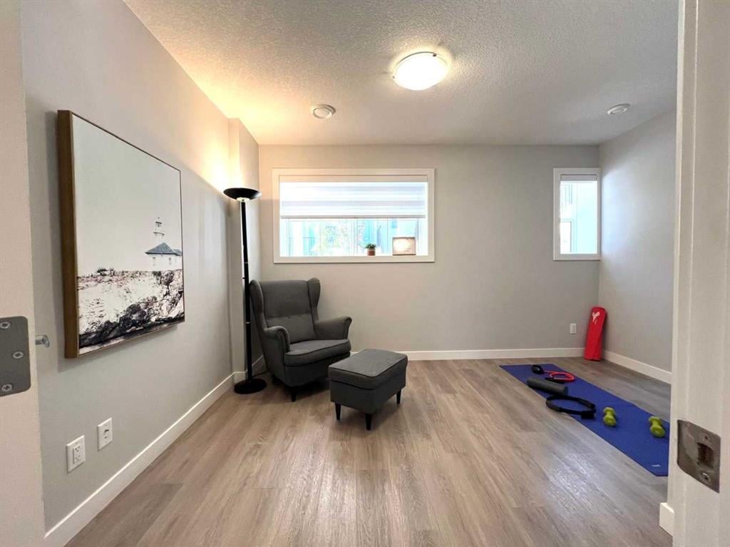 734 Sage Hill - Thumbnail 2