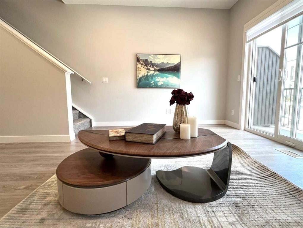 734 Sage Hill - Thumbnail 3