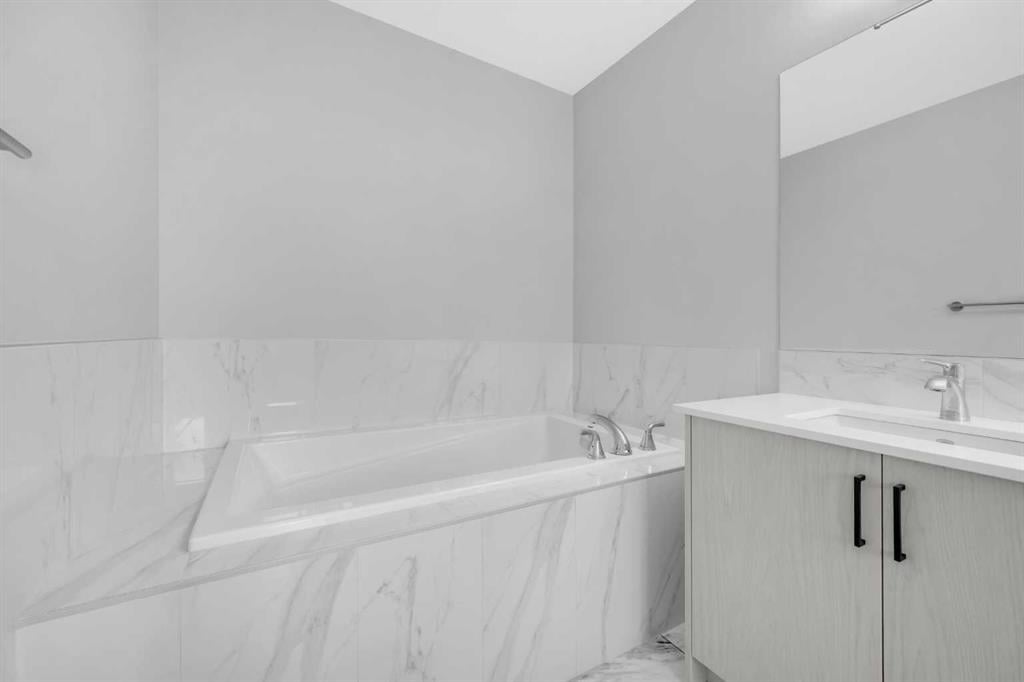 154 Silver Spruce - Thumbnail 2
