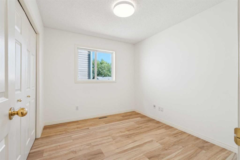 104 Saddlemead - Thumbnail 8