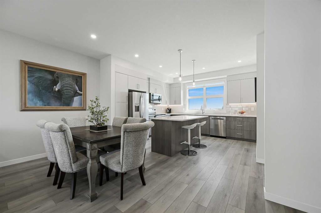 400 Belmont - Thumbnail 2