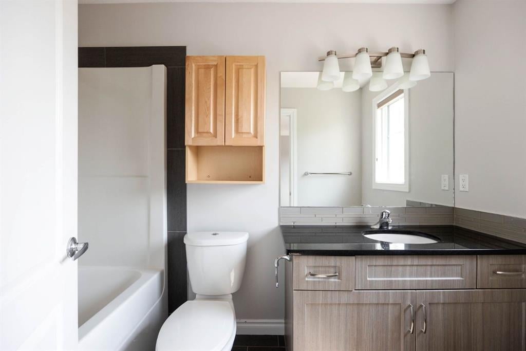 108 Blackburn - Thumbnail 8