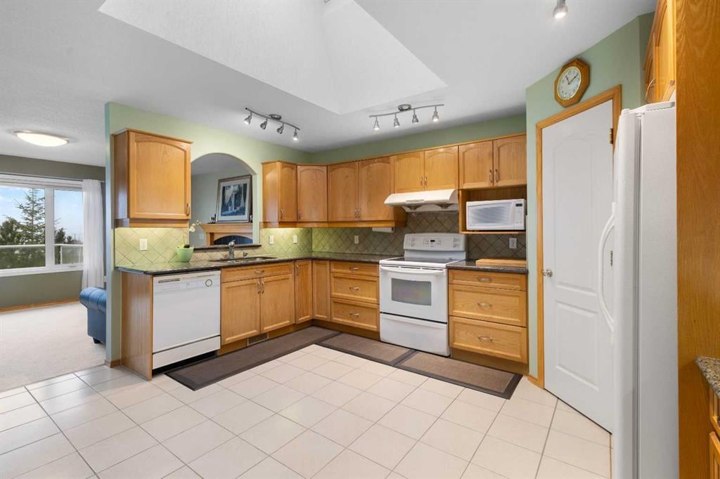 212 Hampstead - Thumbnail 7