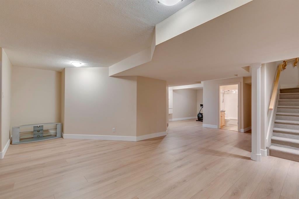 1758 Evergreen - Thumbnail 6