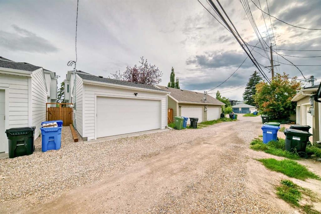 2036 Broadview - Thumbnail 8