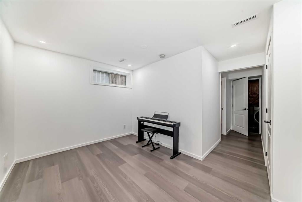 280 Saddlemead - Thumbnail 5