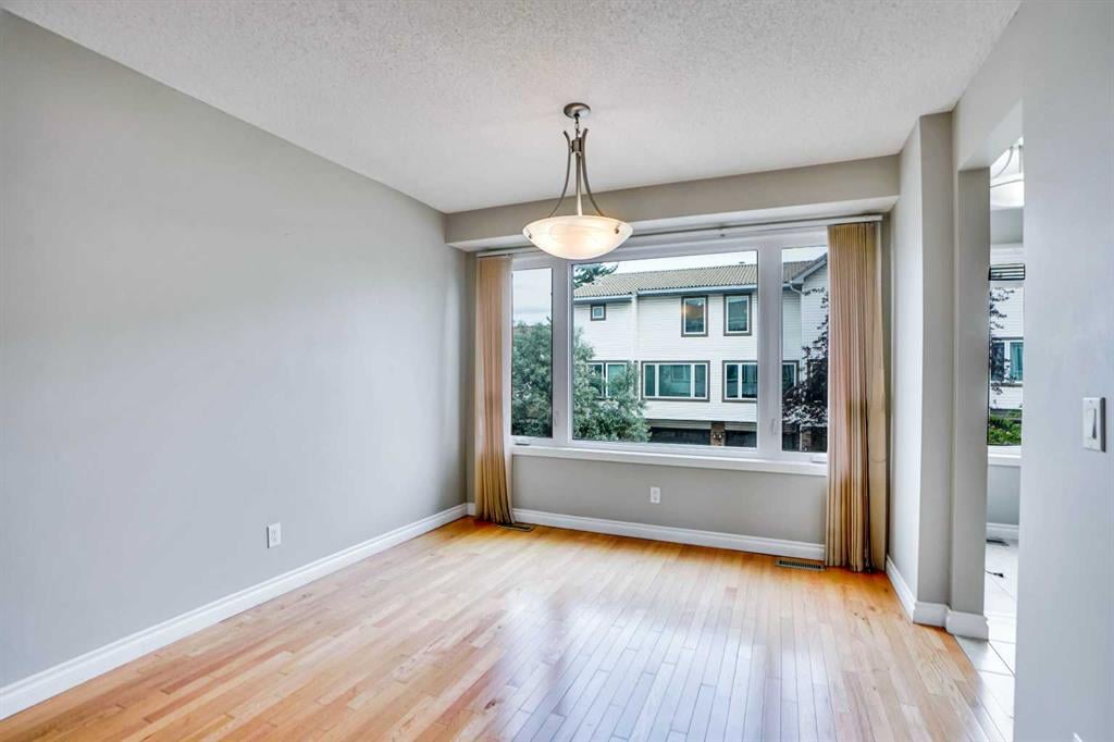 219 Coachway - Thumbnail 5