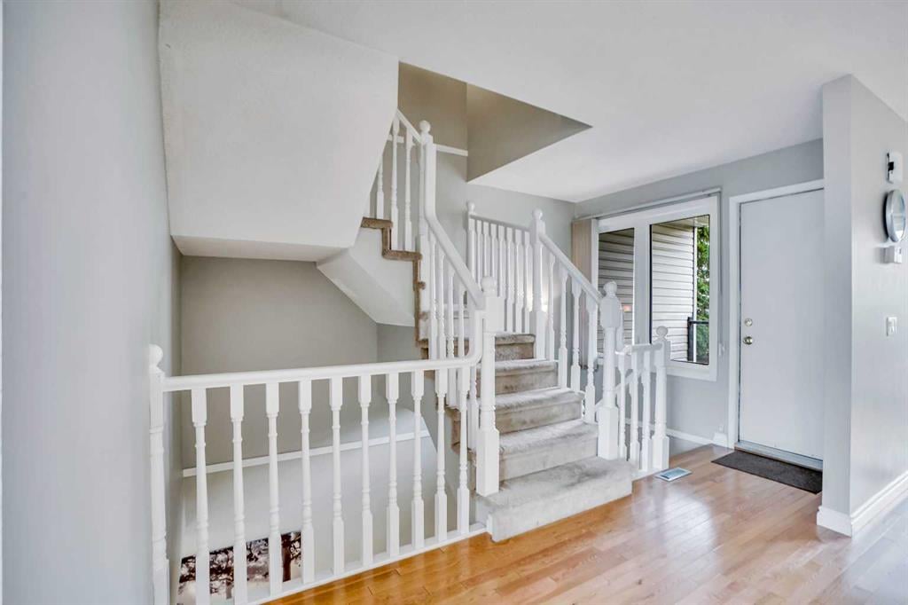 219 Coachway - Thumbnail 6