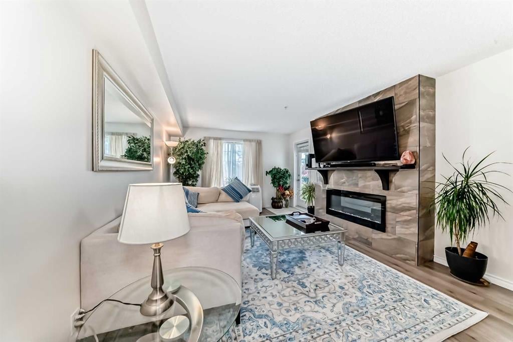 928 Arbour Lake - Thumbnail 5