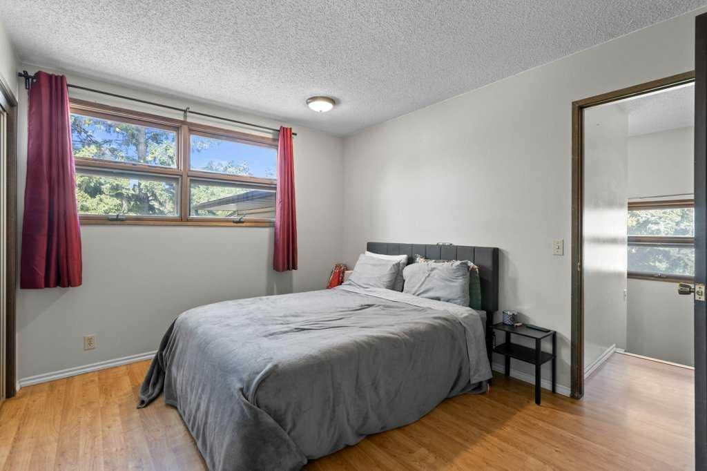 215 Ranchview - Thumbnail 8