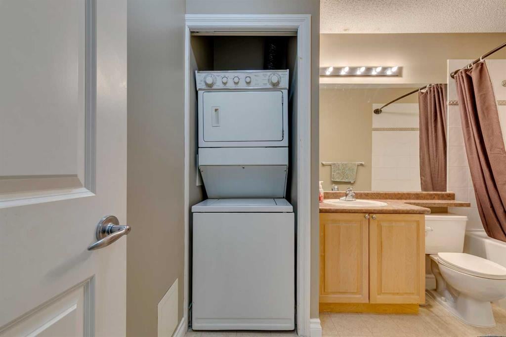 1010 Arbour Lake - Thumbnail 5