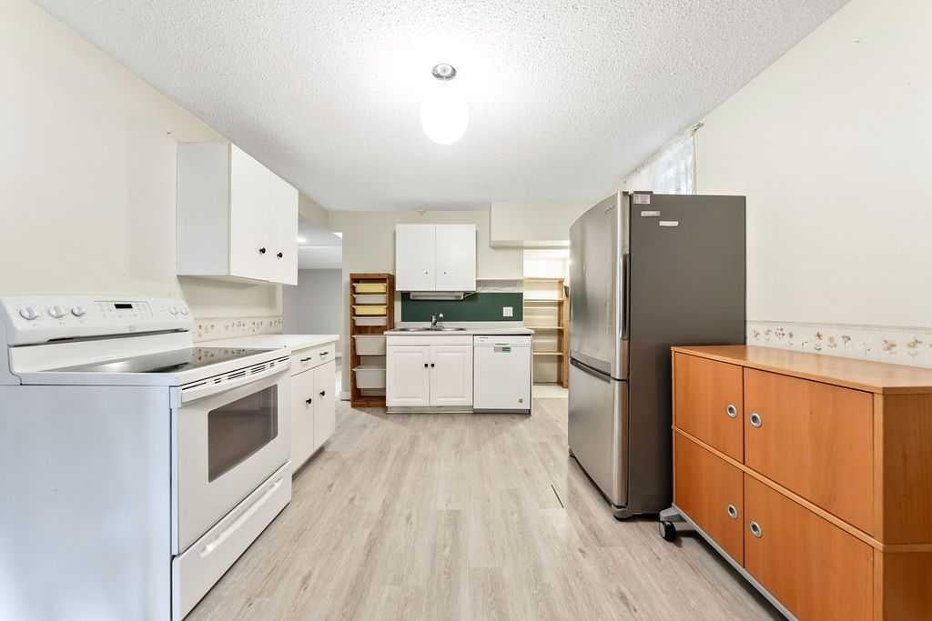 123 Whiteridge - Thumbnail 3