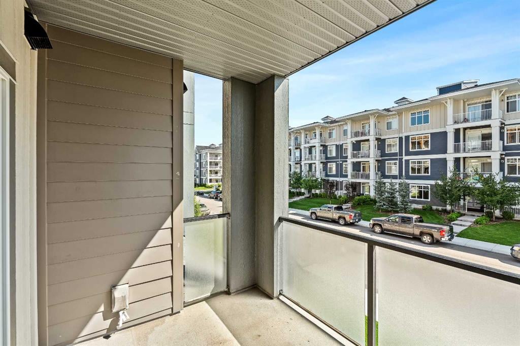 100 Auburn Meadows - Thumbnail 3