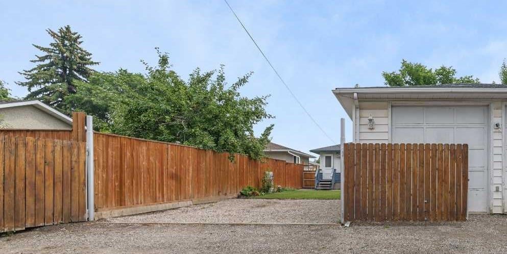 8527 Athabasca - Thumbnail 7