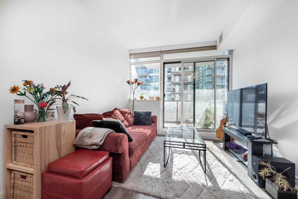 550 Riverfront - Thumbnail 3