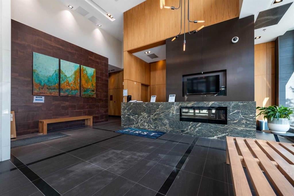 550 Riverfront - Thumbnail 2