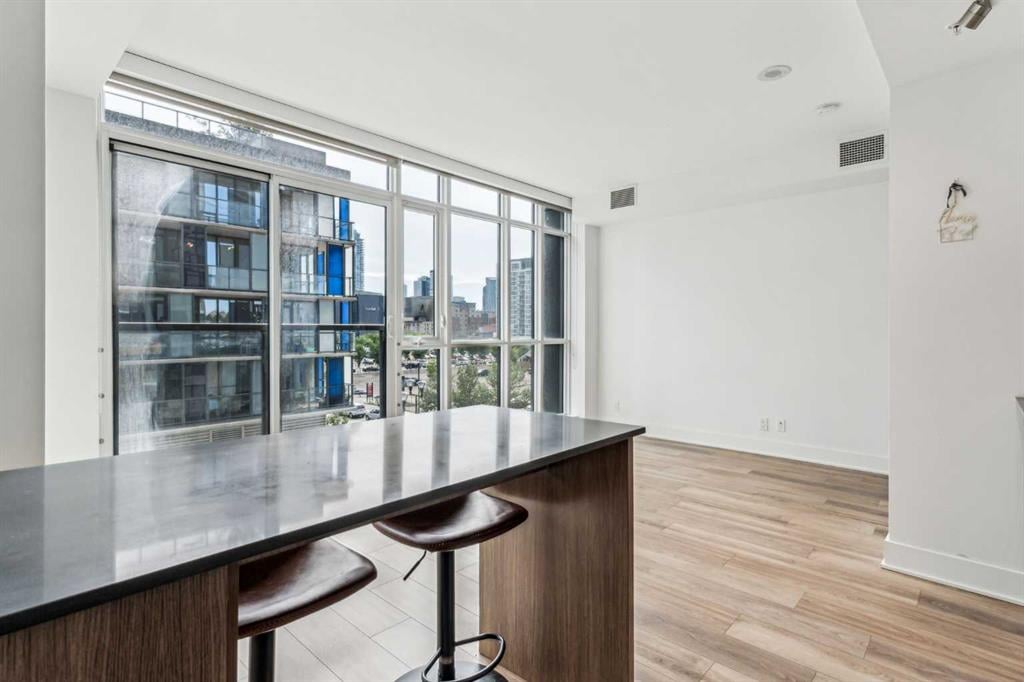 550 Riverfront - Thumbnail 5