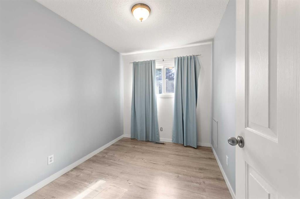 132 Whitehill - Thumbnail 3