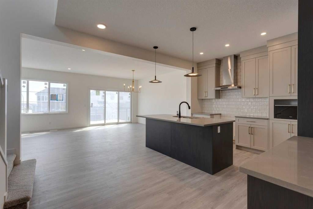 188 Sage Hill - Thumbnail 3