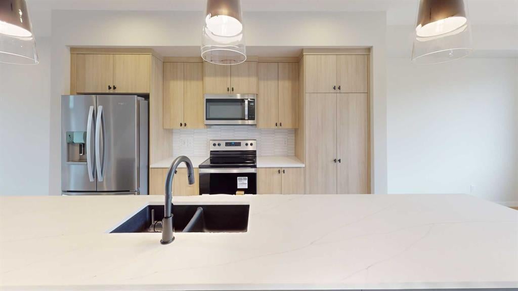 1465 Rangeview - Thumbnail 1