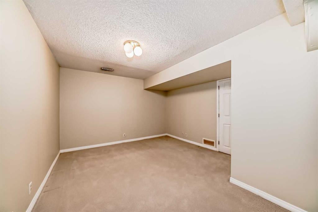 275 Woodridge - Thumbnail 5