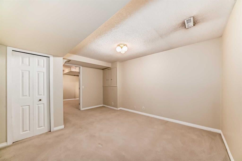 275 Woodridge - Thumbnail 7