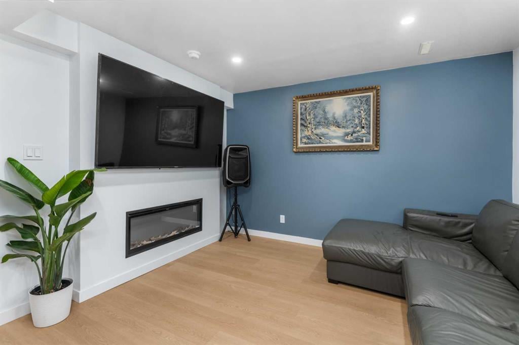 1251 New Brighton - Thumbnail 7
