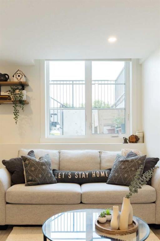 260 Rowley - Thumbnail 3