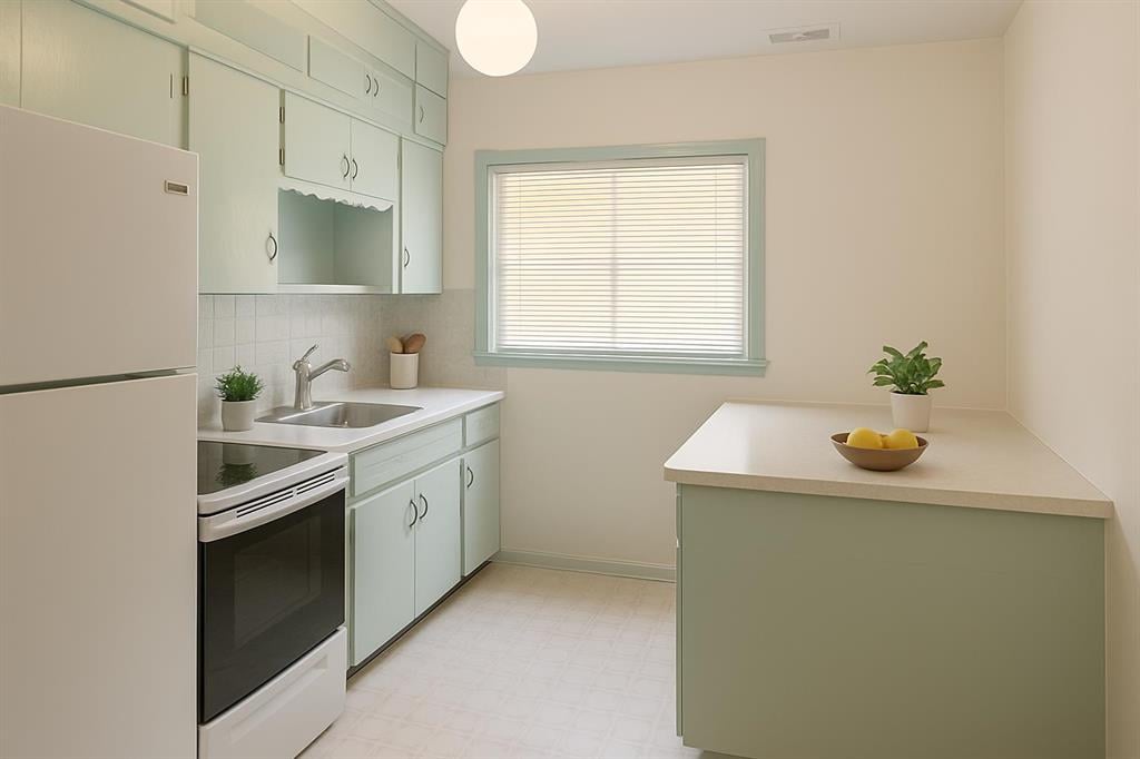 920 Renfrew - Thumbnail 7