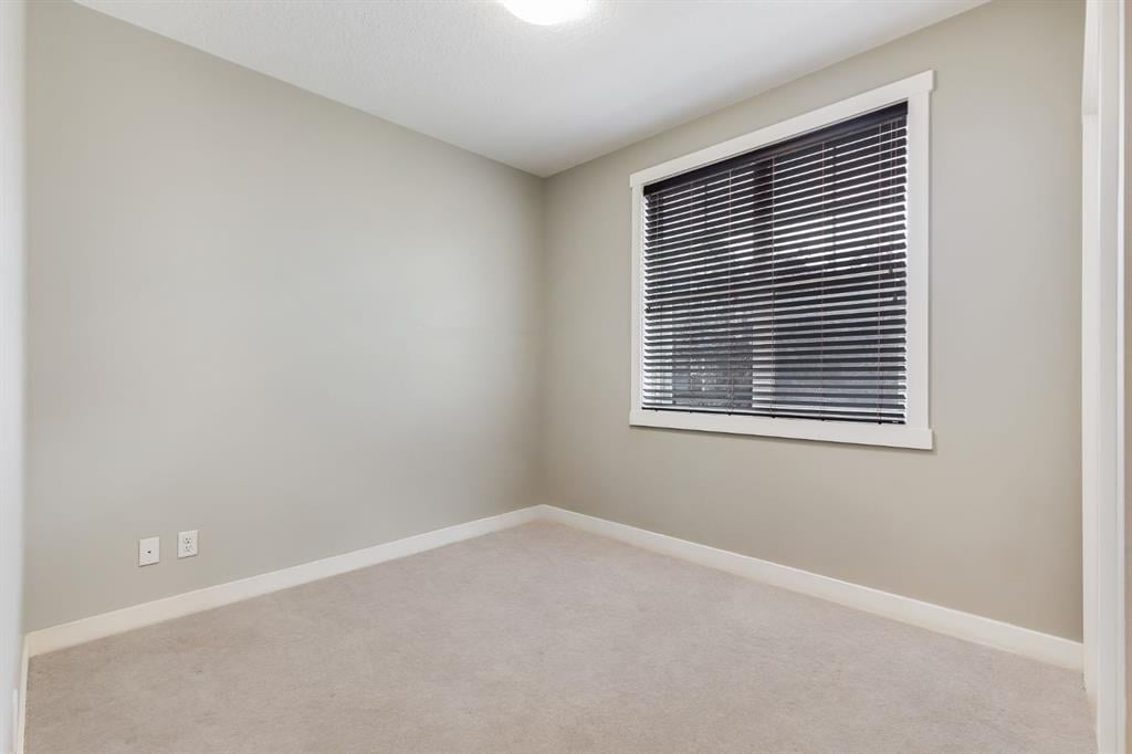 393 McKenzie Towne - Thumbnail 8