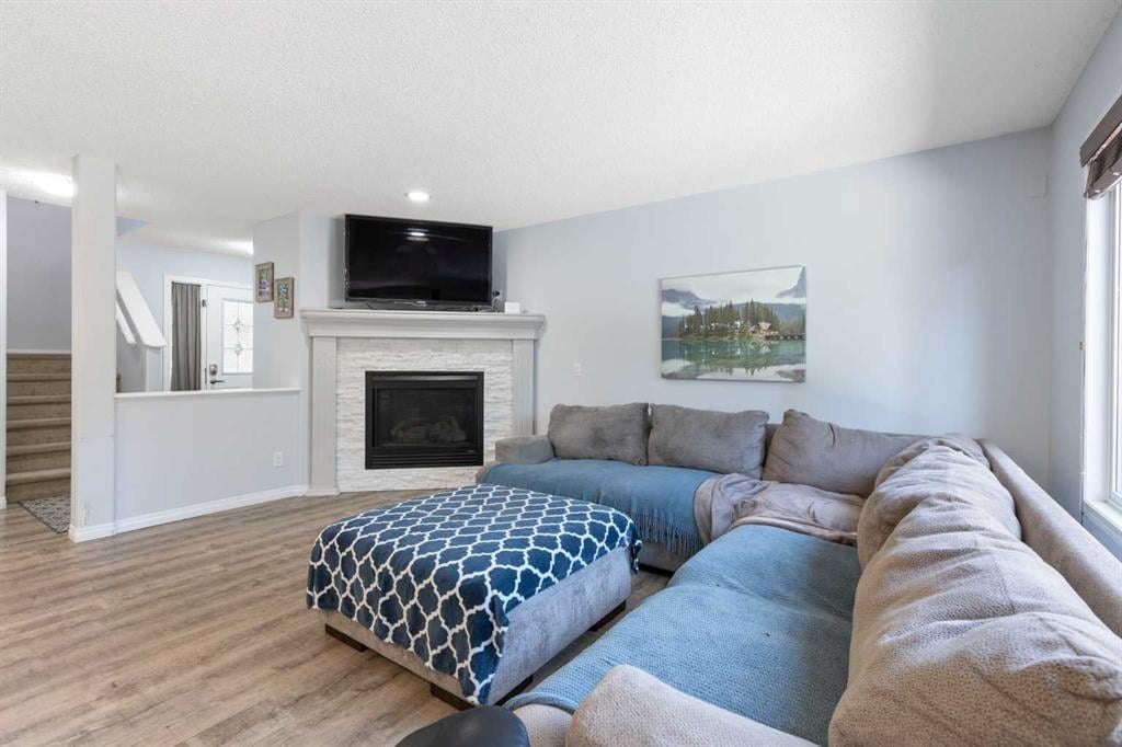 23 Auburn Bay - Thumbnail 4