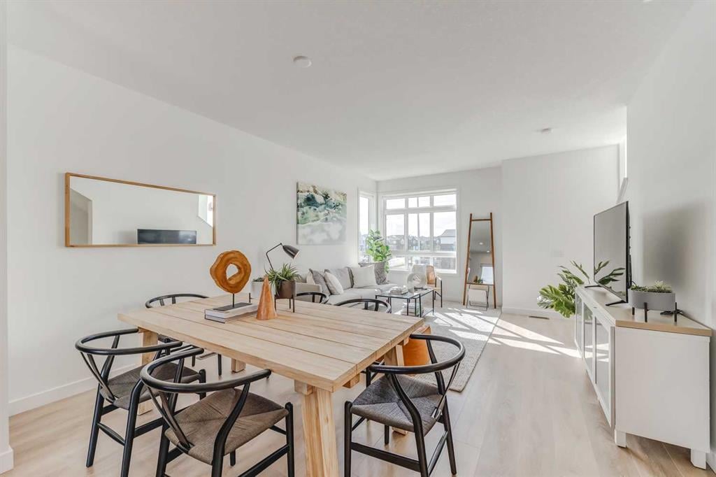 857 Belmont - Thumbnail 8