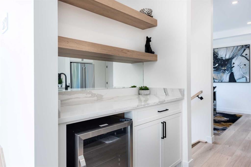 2402 Westmount - Thumbnail 4