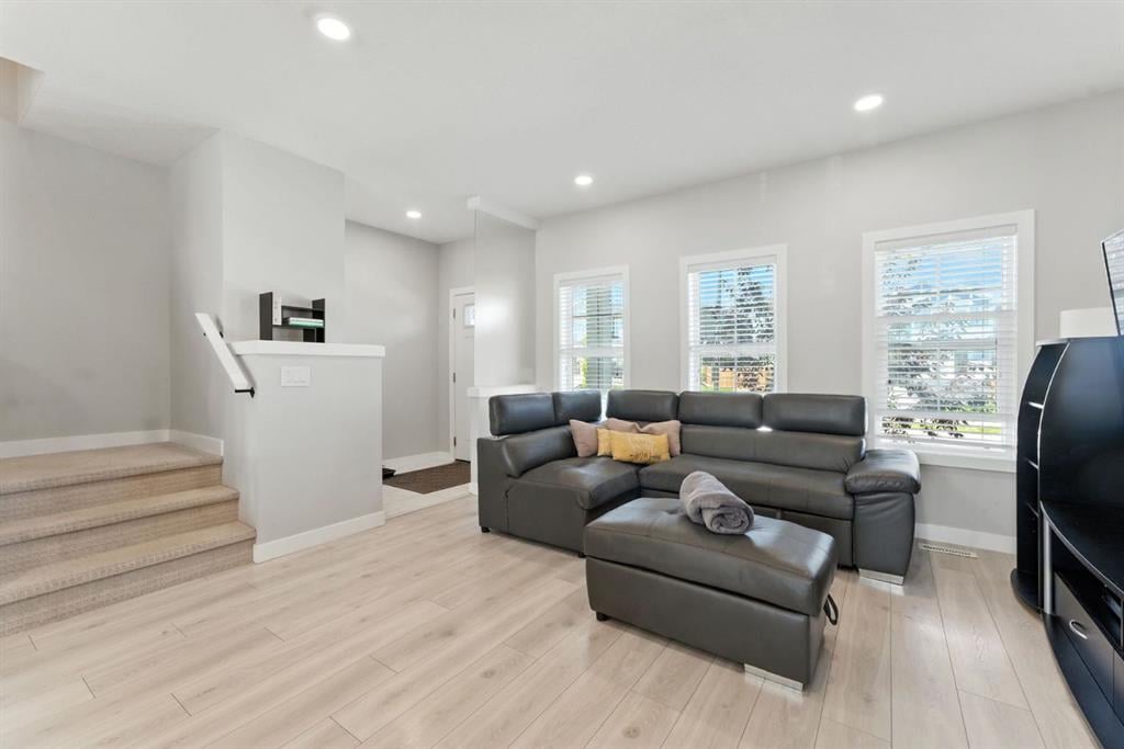 1205 Carrington - Thumbnail 8
