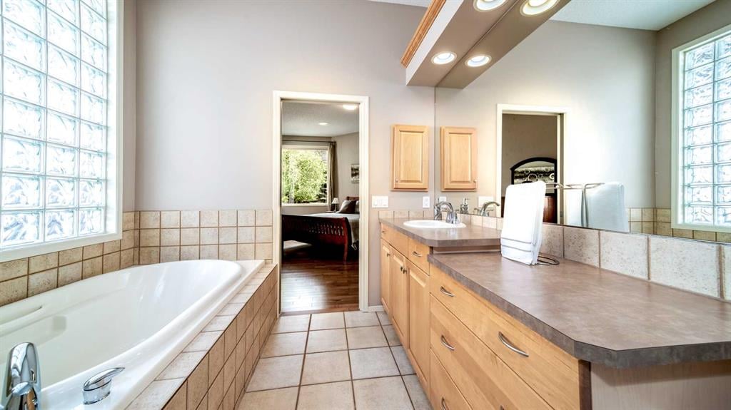 285 Springbluff - Thumbnail 2