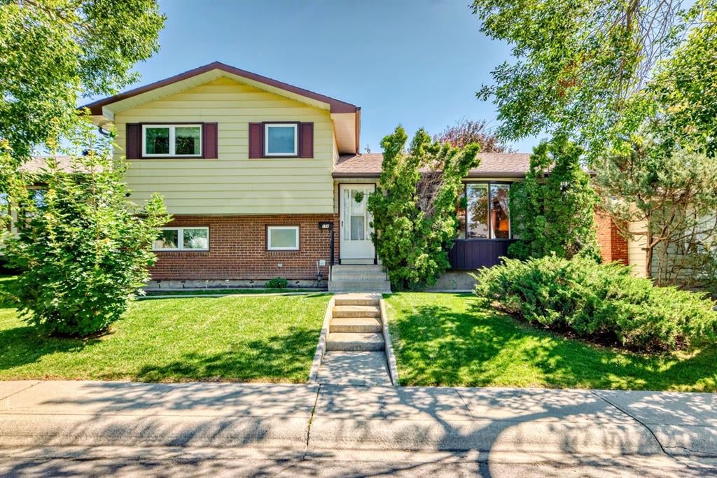 156 Whiteview - Thumbnail 1