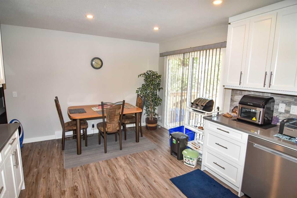 904 Abbotsford - Thumbnail 4