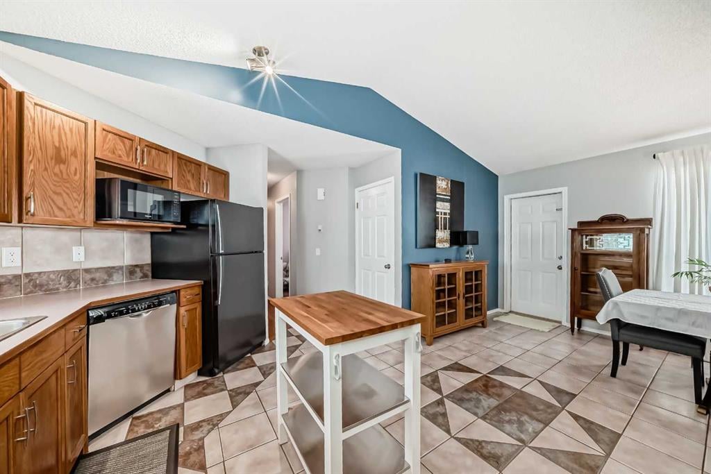 110 Applebrook - Thumbnail 4